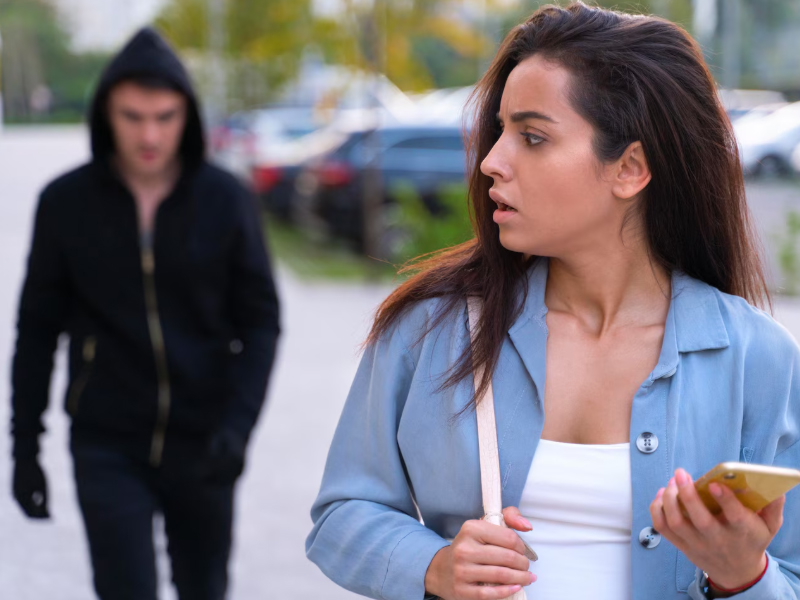 AMEAÇA, CHANTAGEM E PERSEGUIÇÃO