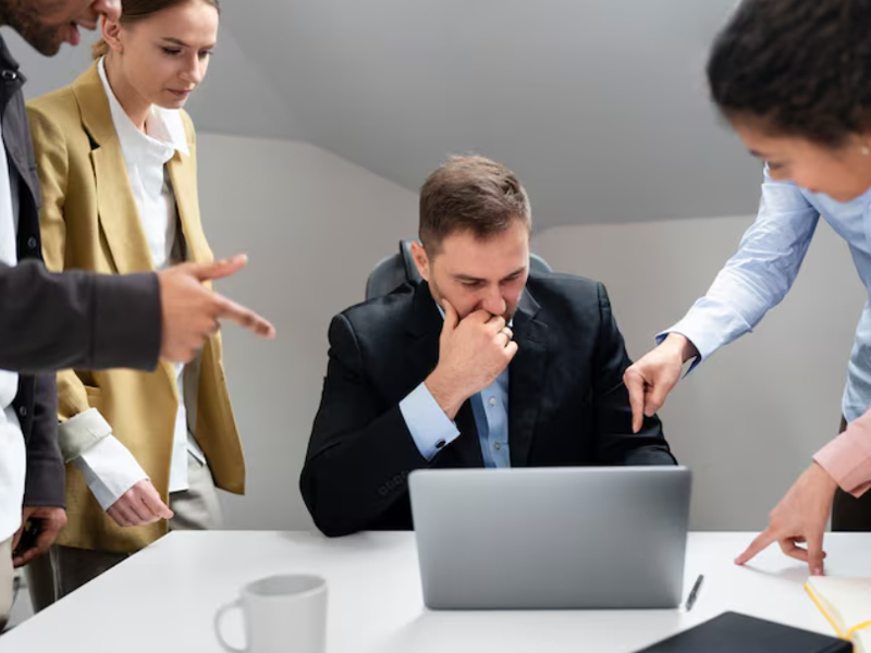 ATAQUE E DIFAMAÇÃO DA EMPRESA