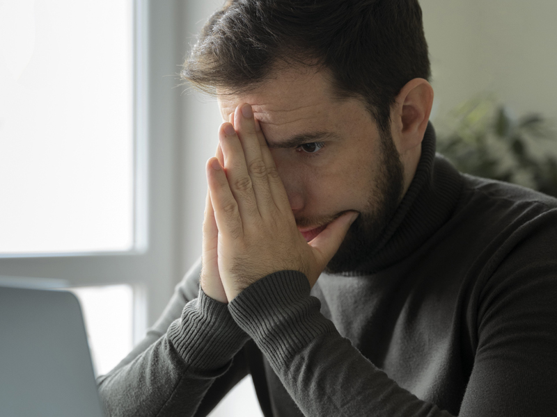 INVASÃO DE SISTEMA E ROUBO