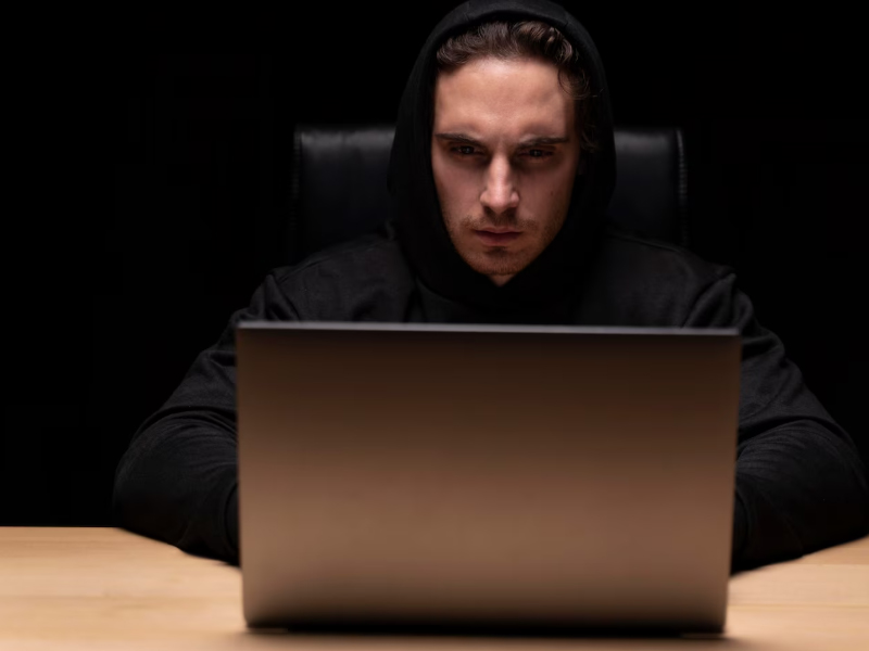 FRAUDE INTERNA E DESVIO FINANCEIRO